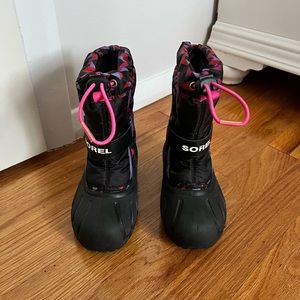 Children’s Sorel snow boots - size 10